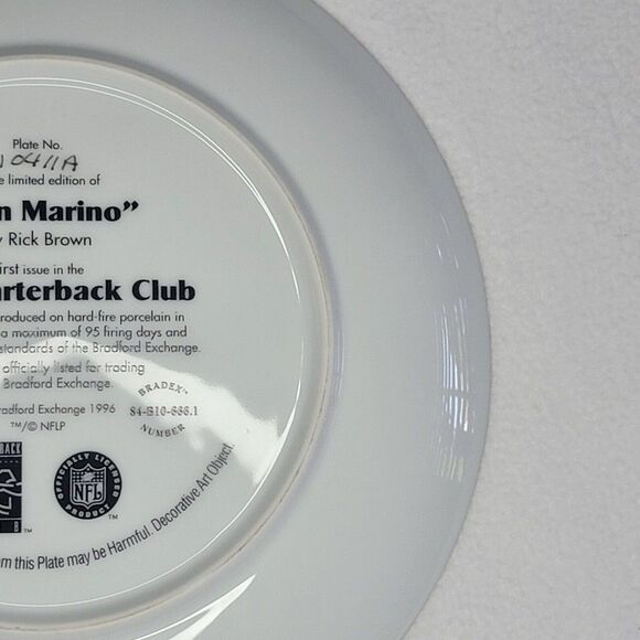 1996 Bradford Exchange Dan Marino NFL Quarterback Club 8" Plate Miami Dolphins - Picture 7 of 11